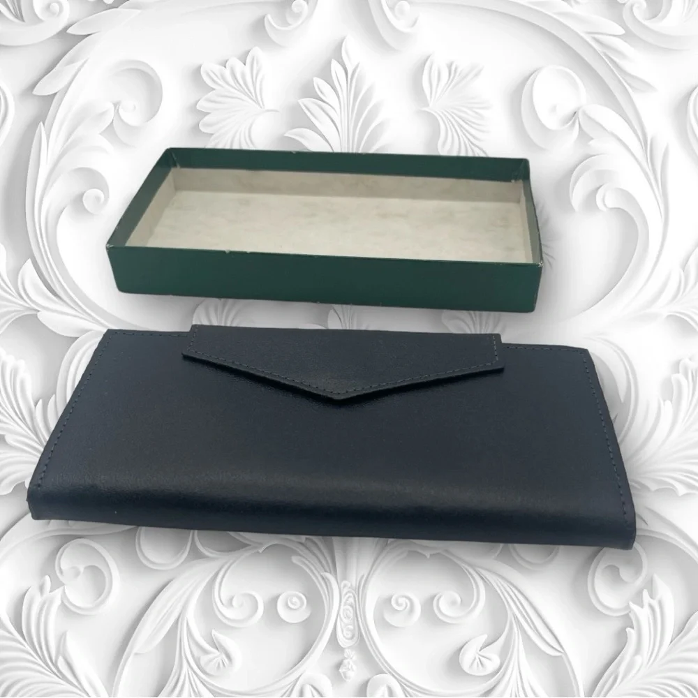 Princes Gardner NIB Vintage Navy White and Gold Leather Wallet